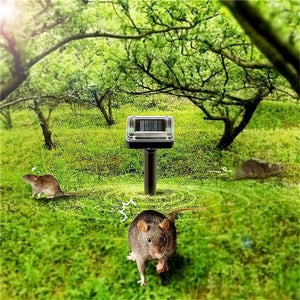 Planet Gates 1/2pcs, Ultrasonic Solar Pest Repeller Motion Sensor Repellent Waterproof Garden Farm Animals Insect Mole Birds Snake (10m/20m/50m)