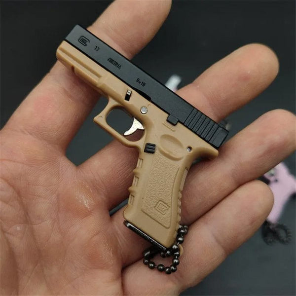 Planet Gates 1:3 Solid Wood Handle 1911 Metal Keychain Model Toy Gun Miniature Alloy Pistol Collection Toy Gift Pendant