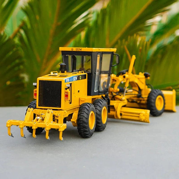 Planet Gates 1:35 Scale Diecast Engineering Construction Machinery Model Toy For CAT SEM919 Grader Model Alloy Replica Collection Toys