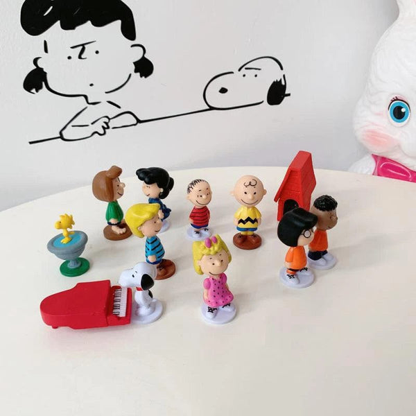 Planet Gates 1 stes 8 12PCS Japan Cartoon Peanuts Snoopy Charlie Sally Woodstock Mini Figure Model Toys Miniature Cake People Collection Props