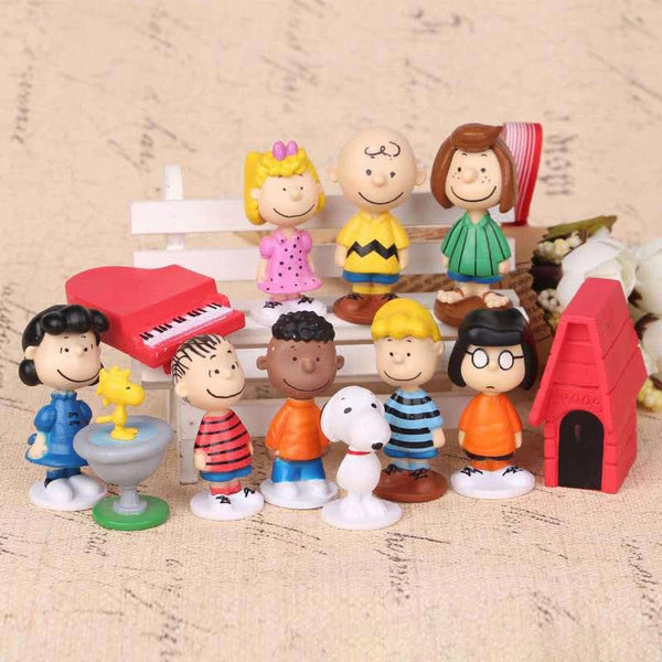 Planet Gates 1 stes 8 12PCS Japan Cartoon Peanuts Snoopy Charlie Sally Woodstock Mini Figure Model Toys Miniature Cake People Collection Props