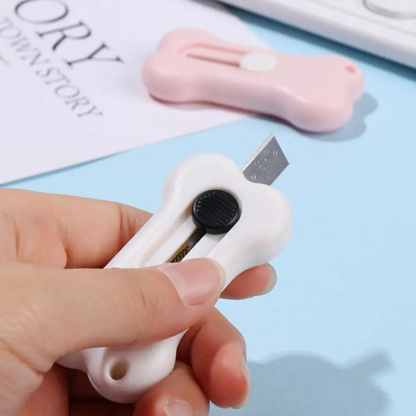 Planet Gates 1PC Mini Utility Knife Cute Retractable Letter Opener Box Cutter Portable Carton Opener Paper Cutting Tool Random Color