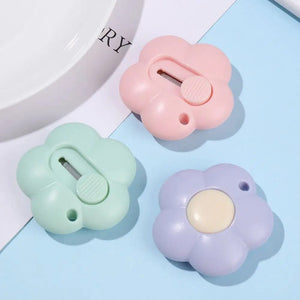Planet Gates 1PC Mini Utility Knife Cute Retractable Letter Opener Box Cutter Portable Carton Opener Paper Cutting Tool Random Color