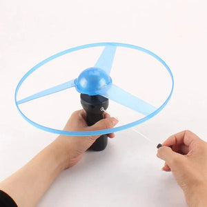 Planet Gates 1pc Random Color 1pc Pull Wire Glow UFO Funny Spinning Flyer Luminous LED Light Handle Top Toys for Kids Gifts Outdoor Sport Parent-child Game