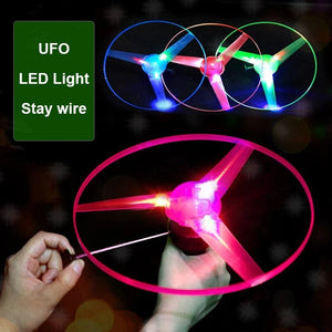 Planet Gates 1pc Random Color 1pc Pull Wire Glow UFO Funny Spinning Flyer Luminous LED Light Handle Top Toys for Kids Gifts Outdoor Sport Parent-child Game