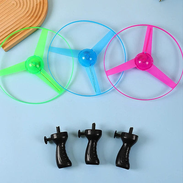Planet Gates 1pc Random Color 1pc Pull Wire Glow UFO Funny Spinning Flyer Luminous LED Light Handle Top Toys for Kids Gifts Outdoor Sport Parent-child Game
