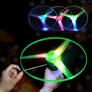 Planet Gates 1pc Random Color 1pc Pull Wire Glow UFO Funny Spinning Flyer Luminous LED Light Handle Top Toys for Kids Gifts Outdoor Sport Parent-child Game