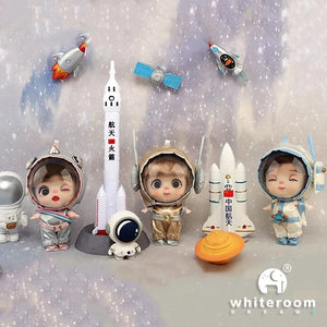 Planet Gates 3 dolls in picture 1 / CHINA / No bags 9cm Mini Doll  Astronauts  Animals Key Pendant Bjd Pocket Dolls Toys Girl Reborn Kit Baby Toys for Children Baby Boy Accessories