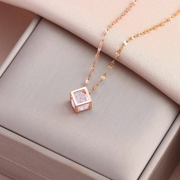 Planet Gates 6032 rose gold New In Sweet Sexy Beating Heart Series Pendant Necklaces For Women Luxury Fashion Female Stainless Steel Clavicle Chain Jewelry