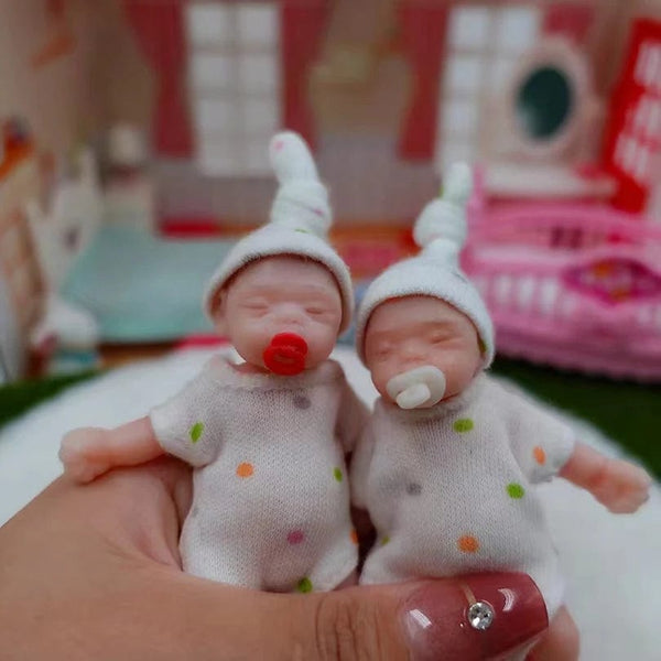 Planet Gates 8cm Cute Mini Silicone Bebe Reborn Girl With 2 Sets Mini Outfits for Each Reborn Baby Girl Soft Touching Feeling Flexible Doll