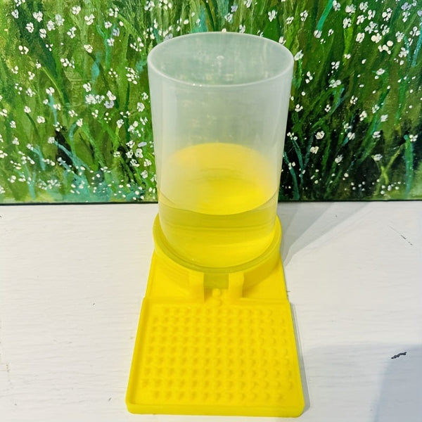 Planet Gates Anti-drowning Drinking Fountain For Chicks 1pc, The Luting Chicken Water Dispenser Prevents Drowning And Provides Water For Raising Chicks. It Is A Water Bottle For Feeding Water To Young Chickens