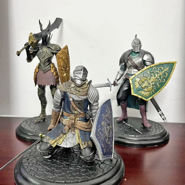 Planet Gates Artorias / no box Dark Souls Figure Siegmeyer Black Knight Faraam Artorias Bonfire Led Light PVC Figure Dark Souls Figure Model Toy Birthday Gifts