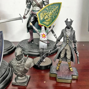 Planet Gates Artorias / no box Dark Souls Figure Siegmeyer Black Knight Faraam Artorias Bonfire Led Light PVC Figure Dark Souls Figure Model Toy Birthday Gifts