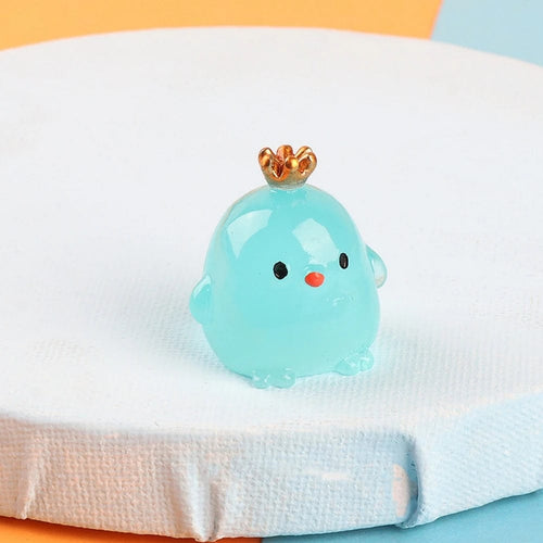 Planet Gates B5 Blue 1PC Luminous Mini Resin Pig Car Dashboard Toys Dolls Glowing Sculptures And Figurines Home Garden Decoration Chick Car Ornaments