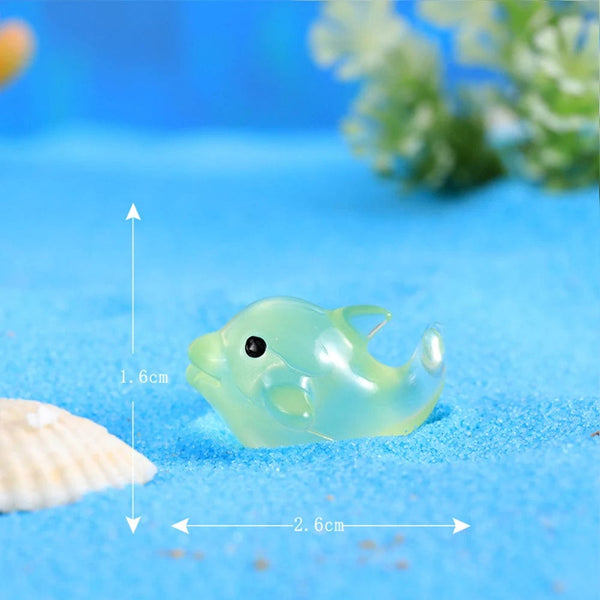 Planet Gates B5 Blue 1PC Luminous Mini Resin Pig Car Dashboard Toys Dolls Glowing Sculptures And Figurines Home Garden Decoration Chick Car Ornaments