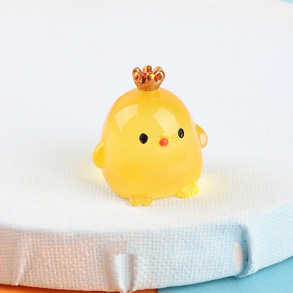 Planet Gates B5 Blue 1PC Luminous Mini Resin Pig Car Dashboard Toys Dolls Glowing Sculptures And Figurines Home Garden Decoration Chick Car Ornaments