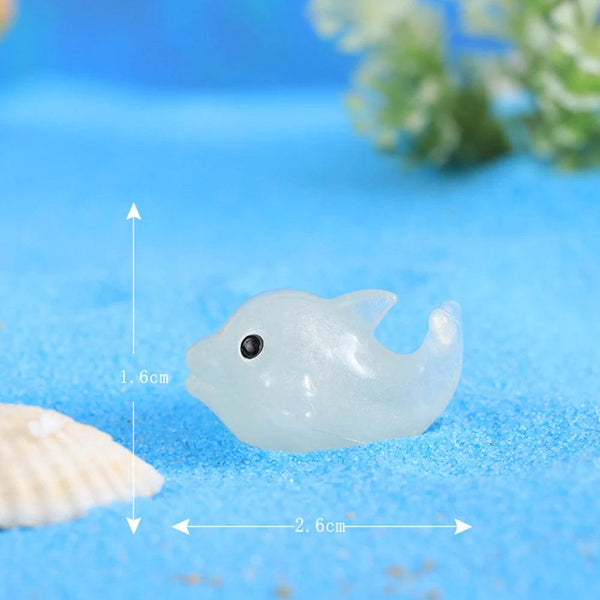 Planet Gates B5 Blue 1PC Luminous Mini Resin Pig Car Dashboard Toys Dolls Glowing Sculptures And Figurines Home Garden Decoration Chick Car Ornaments