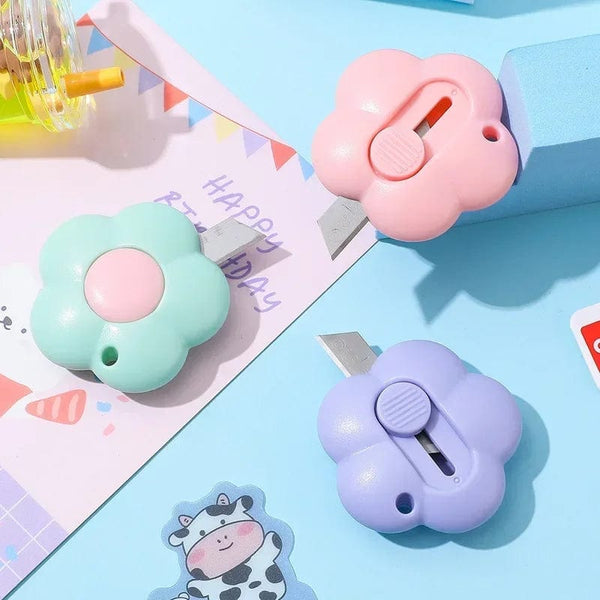 Planet Gates Bear paw-purple Cute Cartoon Cat Claw Mini Portable Retractable Paper Cutter Clouds Express Unboxer Paper Box Parcel Opener Utility Knife