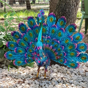 Planet Gates Blue 1pc Metal Peacock Statue Garden Ornament Art Unique Peacock Ornament For Outdoor Home And Garden Decor, Patio Decor, Metal Farmyard Display