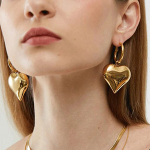 Planet Gates C 2023 Chic Heart Huggie Hoop Earrings Asymmetric Big Earrings For Women New Gold Color Fashion Jewelry Girl Gift