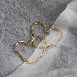 Planet Gates C 2023 Chic Heart Huggie Hoop Earrings Asymmetric Big Earrings For Women New Gold Color Fashion Jewelry Girl Gift