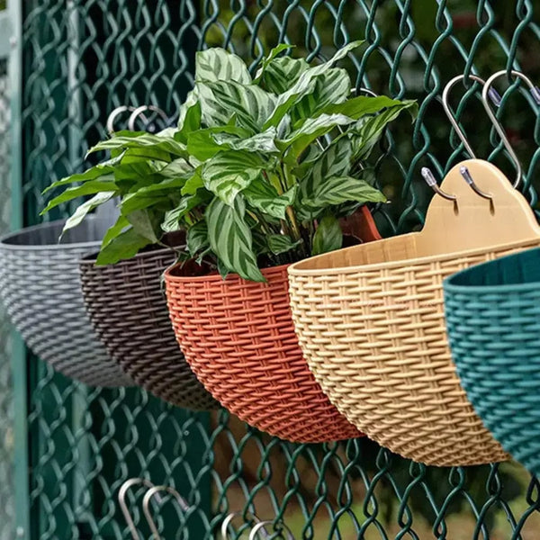 Planet Gates Flower Pot Exquisite Wall-mounted Plastic Wall Hanging Basket Flowerpot for Outdoor Garden Balcony Planter Bucket Home Decor New