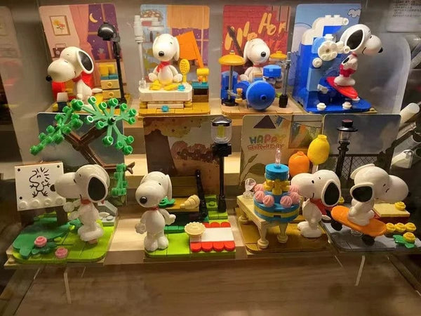 Planet Gates Genuine Peanuts Snoopy Building Blocks Anime Figure Models DIYTable Ornaments Anime Peripherals Toys Kawaii Dolls Toys For Gifts