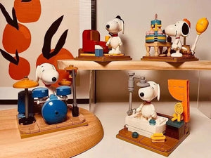 Planet Gates Genuine Peanuts Snoopy Building Blocks Anime Figure Models DIYTable Ornaments Anime Peripherals Toys Kawaii Dolls Toys For Gifts