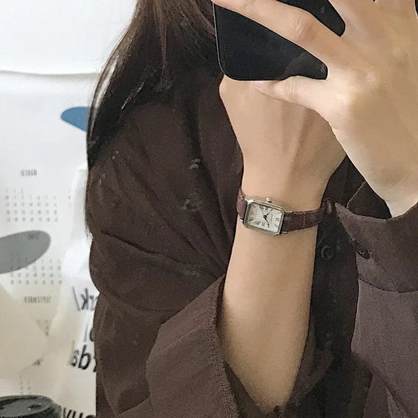 Planet Gates green Retro Watches Classic Casual Quartz Dial Leather Strap Band Rectangle Clock Fashionable Wrist Watches for Women Wrist Watch