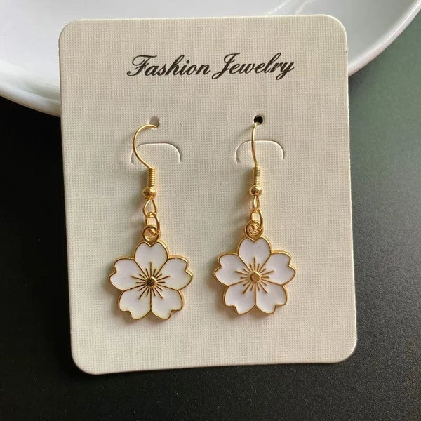 Planet Gates Korean Fashion Flower Pendant Necklace for Girl Women White Yellow Color Trendy Choker Necklace Gift for Summer Wholesale