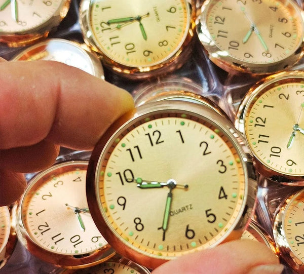 Planet Gates Mini Watch Mini Quartz Clock Light Emitting Electronic Clock Waterproof Bicycle Motorcycle Watch Dashboard Car Clock