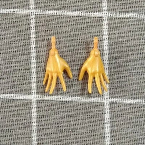 Planet Gates New Original Replacement Doll Hands Monstering High Doll Toy Parts Black Gray Yellow Blue Fishman Doll Hands DIY Toy Accessories