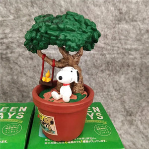 Planet Gates Random 1 Pcs no box Snoopy Green Days Anime Figure Models Green Potted Plant Table Ornaments Anime Peripherals Toys Kawaii Dolls Gifts for Childrens