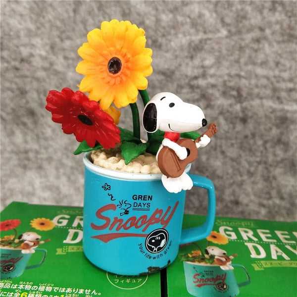 Planet Gates Random 1 Pcs no box Snoopy Green Days Anime Figure Models Green Potted Plant Table Ornaments Anime Peripherals Toys Kawaii Dolls Gifts for Childrens