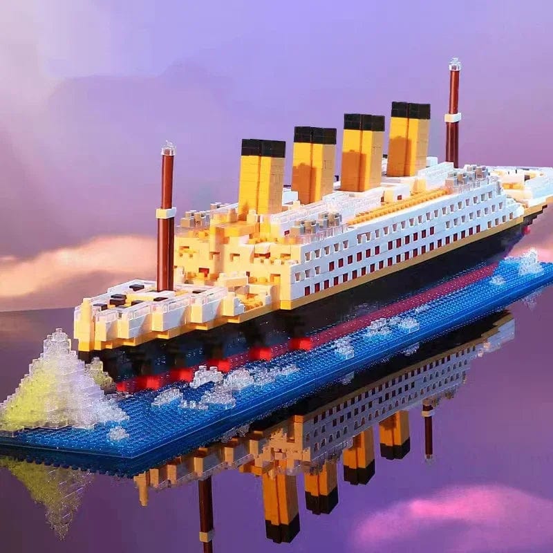 Planet Gates Titanic Creative Luxury Iceberg Cruise Ship Boat Wreck Set City DIY Model Building Blocks Bricks Toys For Children Adult Gift