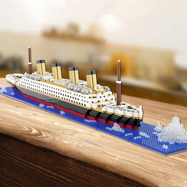 Planet Gates Titanic Creative Luxury Iceberg Cruise Ship Boat Wreck Set City DIY Model Building Blocks Bricks Toys For Children Adult Gift