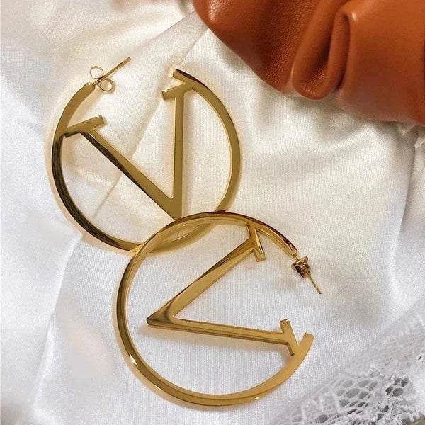 Planet Gates WA0788-1 2024 New Trends V Letter Hoop Earrings For Women Stainless Steel Earrings Punk Round Ear Jewelry Gift