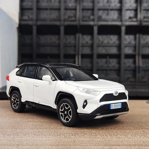 Planet Gates White 1:32 RAV4 SUV 2023 Alloy Die Cast Toy Car Model Sound and Light Pull Back Children's Toy Collectibles Birthday gift