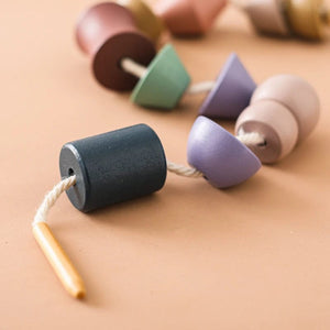 Planet Gates Wooden Baby Animal Threading Toys Blocks Board Games Stacking Toys Montessori Hands-on Ability Educational Children Blocks Gifts