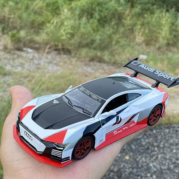 Planet Gates 1:32 Audi car model GT Le Mans racing simulation alloy pull back sound and light door children's metal toy car Birthday boy gift