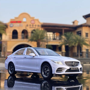 Planet Gates 1:32 Benzs C-Class C260L Alloy Car Model Diecasts Metal Toy Vehicles Car Model Collection Sound Light High Simulation Kids Gift
