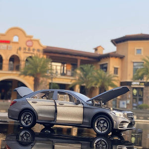 Planet Gates 1:32 Benzs C-Class C260L Alloy Car Model Diecasts Metal Toy Vehicles Car Model Collection Sound Light High Simulation Kids Gift