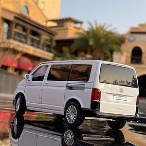 Planet Gates 1:32 Zinc Alloy Bus Volkswagens Multivan T6 Alloy Car Model Diecasts MPV Car Model Sound and Light Simulation Childrens Toy Gift