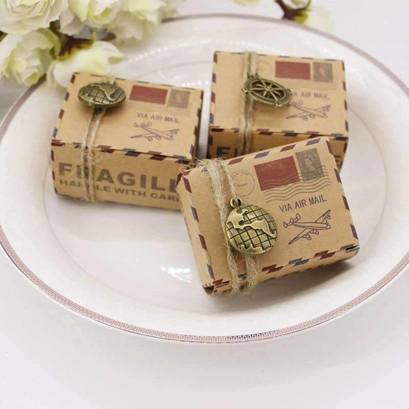 Planet Gates 100pcs Vintage Favors Kraft Paper Candy Box Travel Theme Airplane Air Mail Gift Packaging Boxes Wedding Decoration Supplies