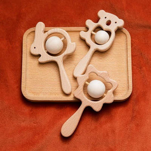 Planet Gates 1PC Baby Wooden Rattle Beech Animal Hand Teething Wooden Ring Makes A Sound Montessori Educational Toy Attract Attention
