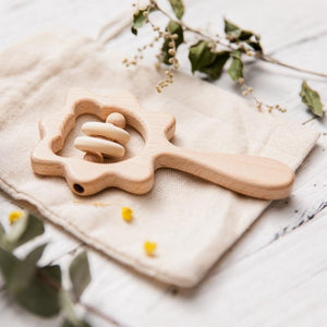 Planet Gates 1PC Baby Wooden Rattle Beech Animal Hand Teething Wooden Ring Makes A Sound Montessori Educational Toy Attract Attention