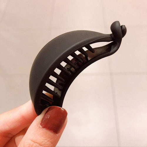 Cute Candy Colors Banana Shape Hair Claws Women Girls Sweet Hair Clips Ponytail Holder Hairpins Fashion Hair Accessories