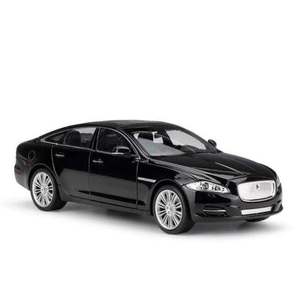 Planet Gates Black Model Car 1:24 Diecast Car Toys Classic 2010 JAGUAR XJ High Simulator Car Alloy Metal Toy Car For Children Gift Collection