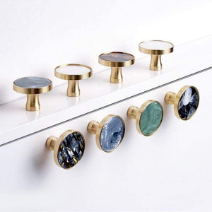 Brass Furniture Handles Elegant Door Knobs and Handles for Cabinet Kitchen Cupboard Drawer Pulls Wall Hanging Hooks Shell Resin