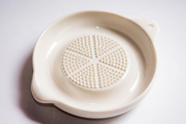 Planet Gates Ceramic Ginger Garlic Wasabi Grater Crushed Garlic Press Device soy sauce dish for sushi sashimi Baby complementary food tools